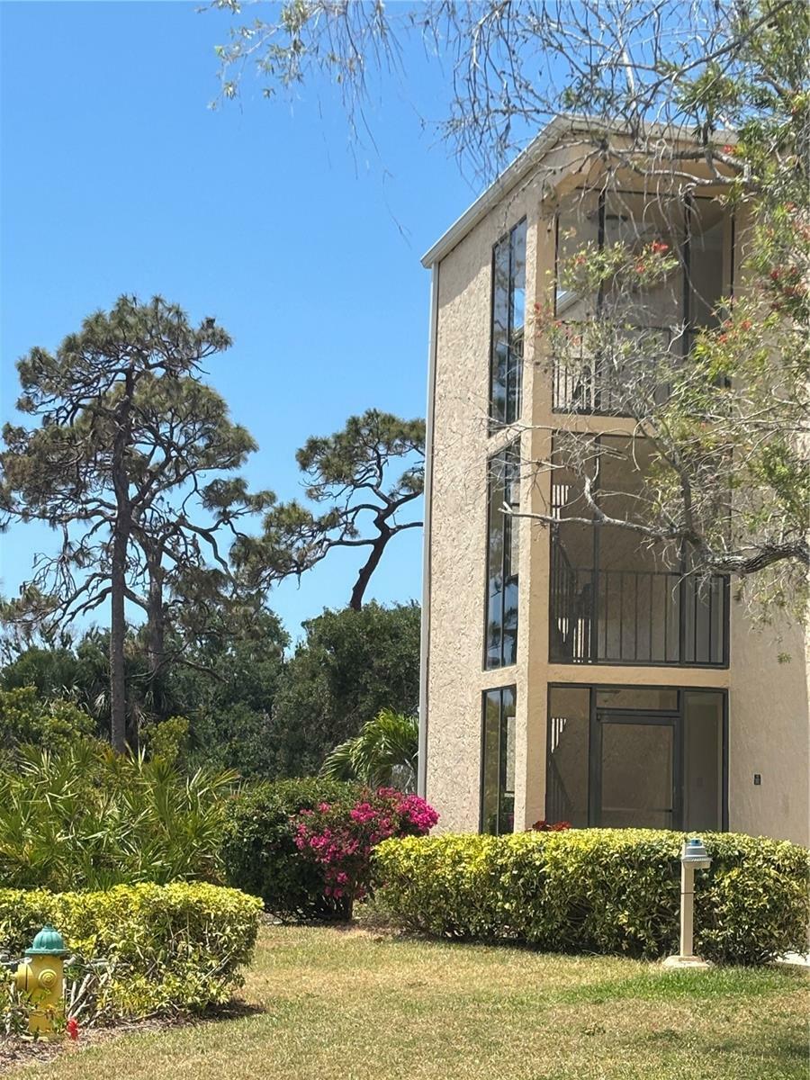 Property Photo: 618 Bird Bay Drive S 109 FL 34285