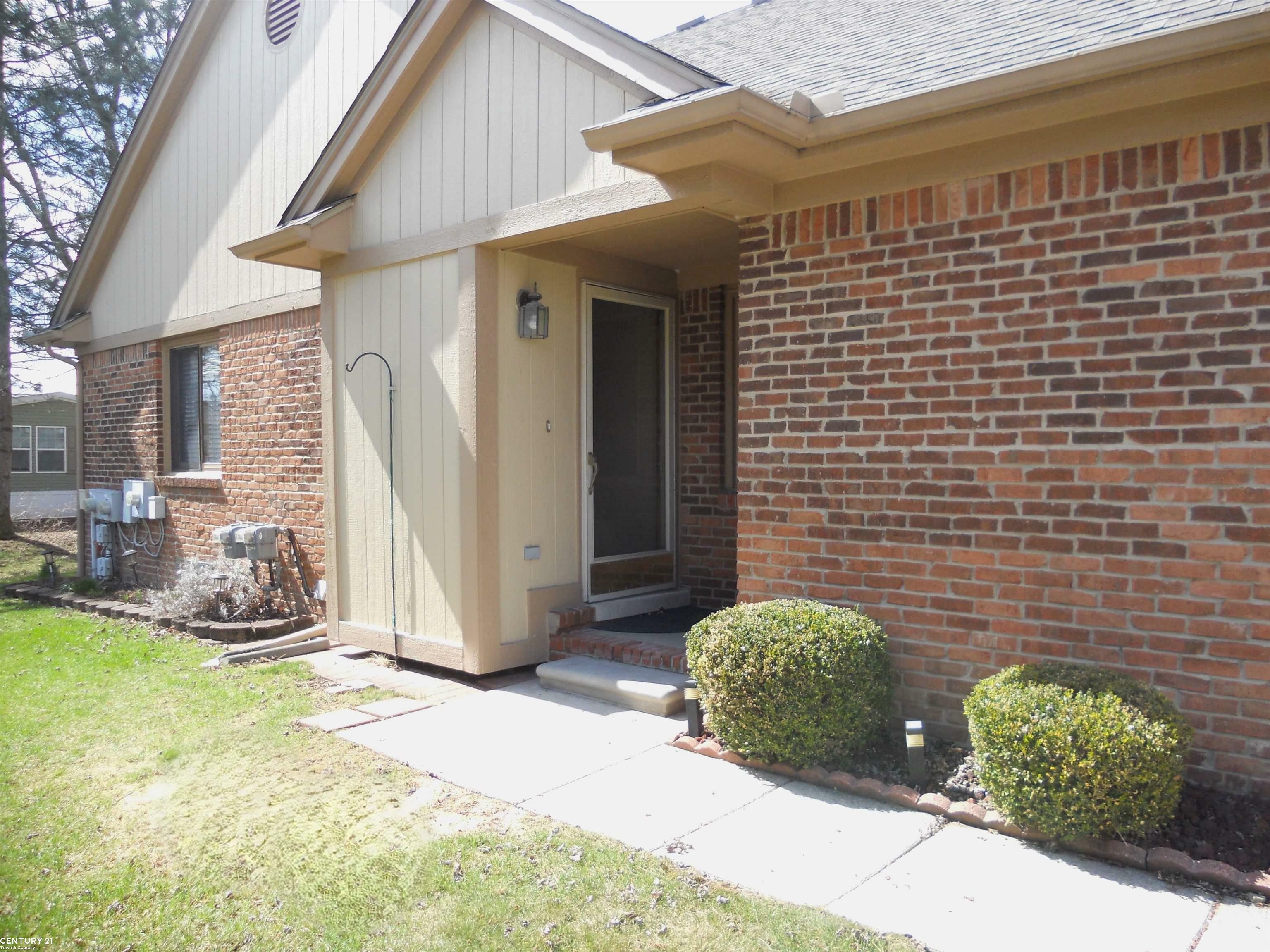 Property Photo: 16918 Country Ridge Drive MI 48044