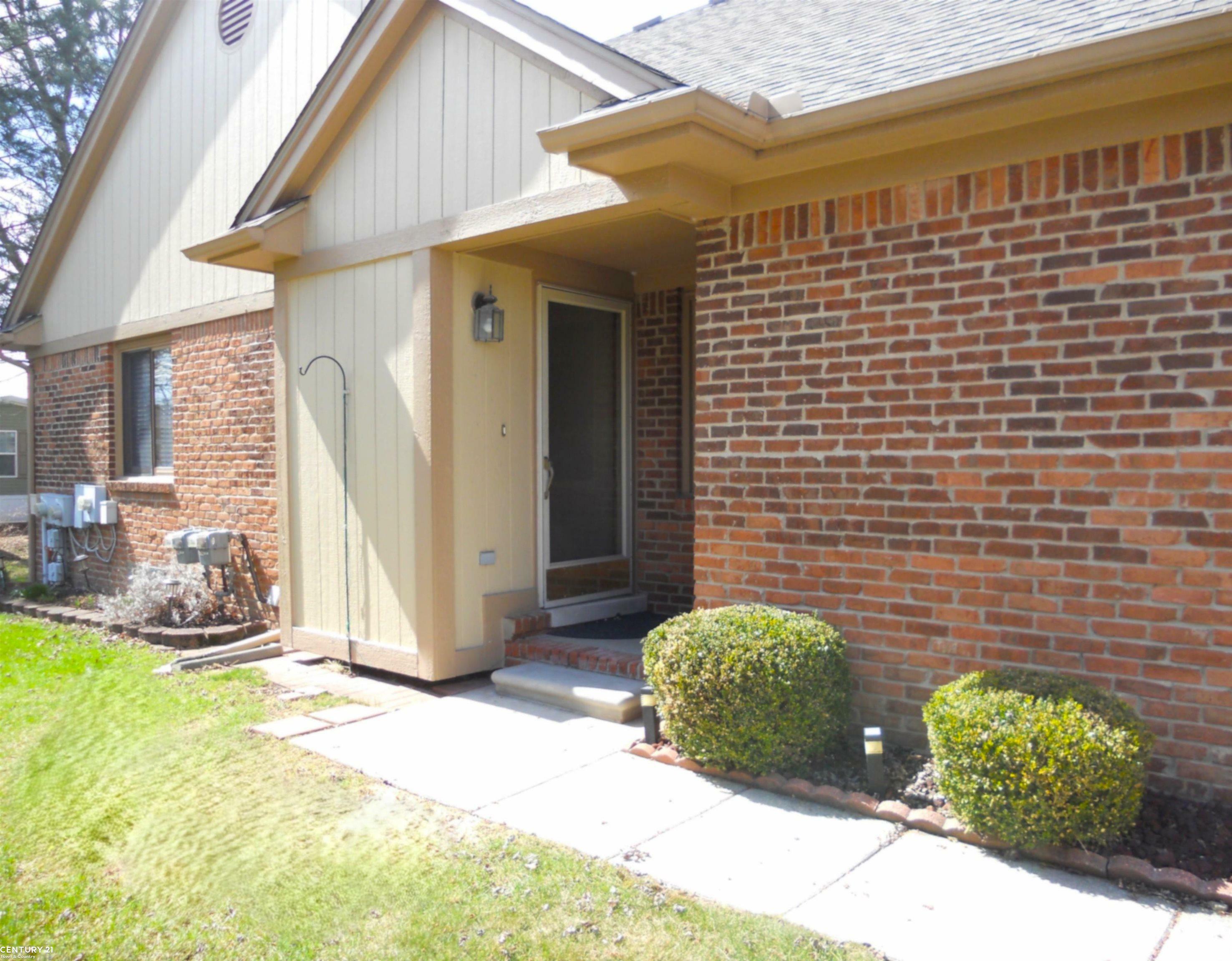 Property Photo:  16918 Country Ridge Drive  MI 48044 