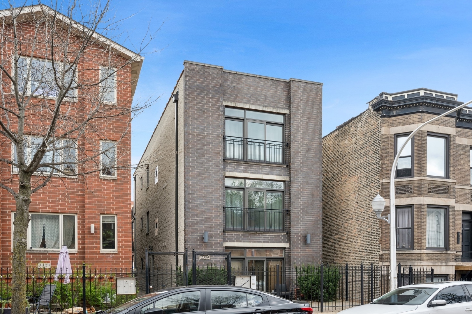 Property Photo: 2309 W 21st Street 2 IL 60608