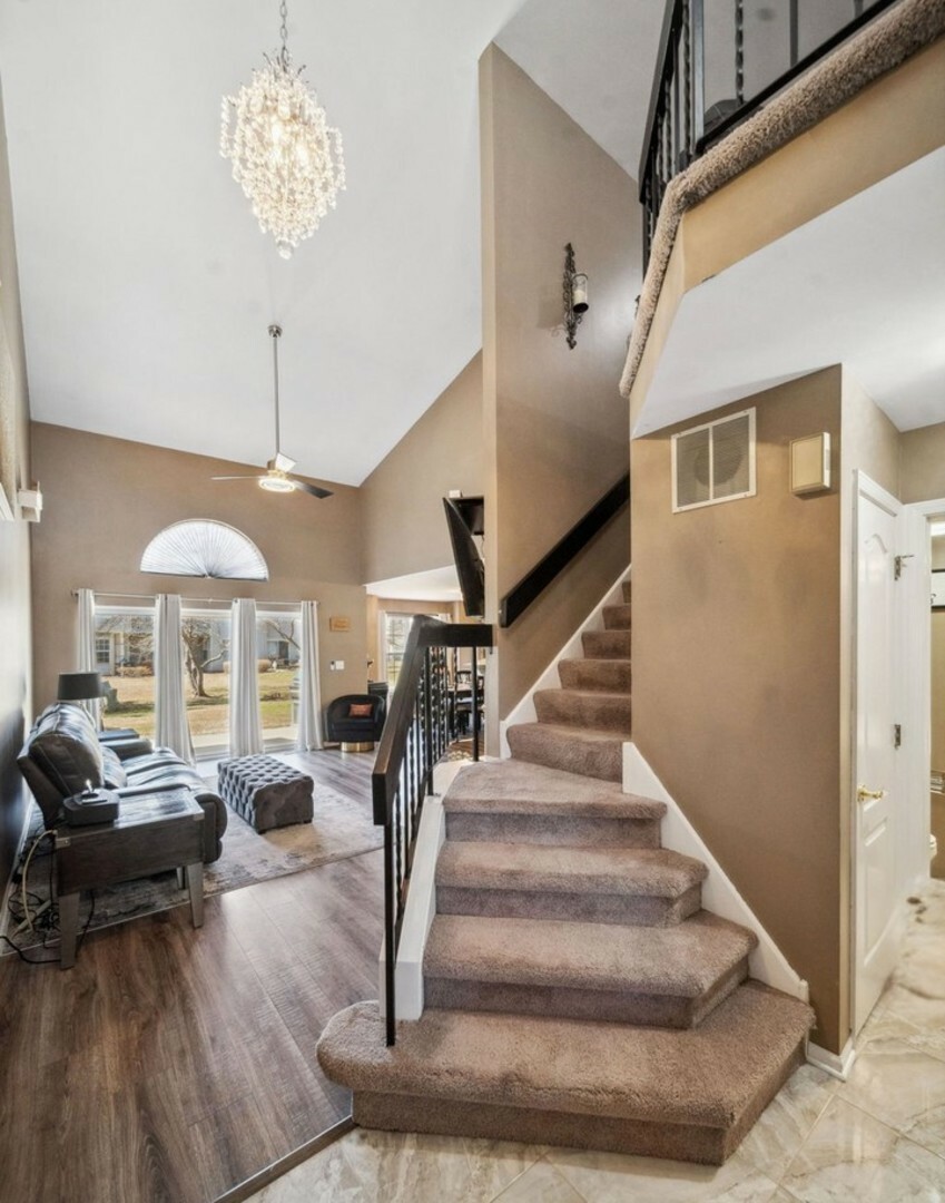 Property Photo: 1460 Club Drive 1460 IL 60139
