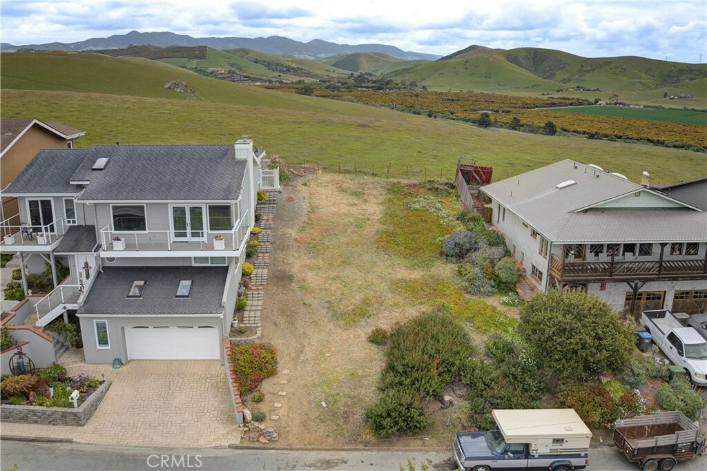 Property Photo:  2350 Nutmeg Avenue  CA 93442 