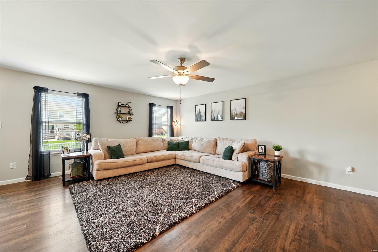 Property Photo: 329 Charlestowne Place Drive MO 63301