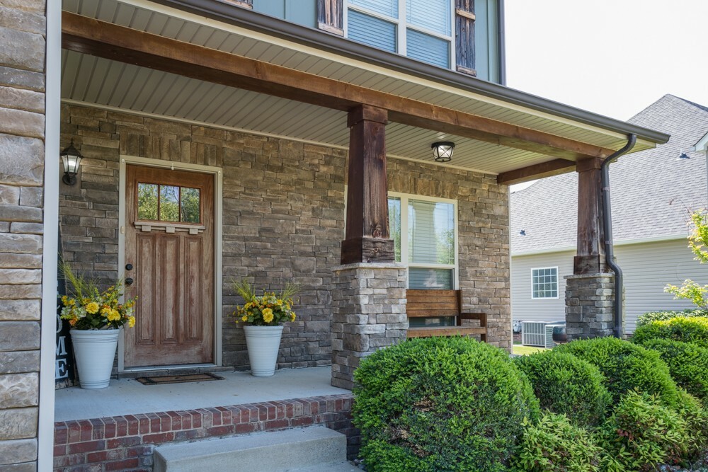 Property Photo: 1061 Willow Cir TN 37043