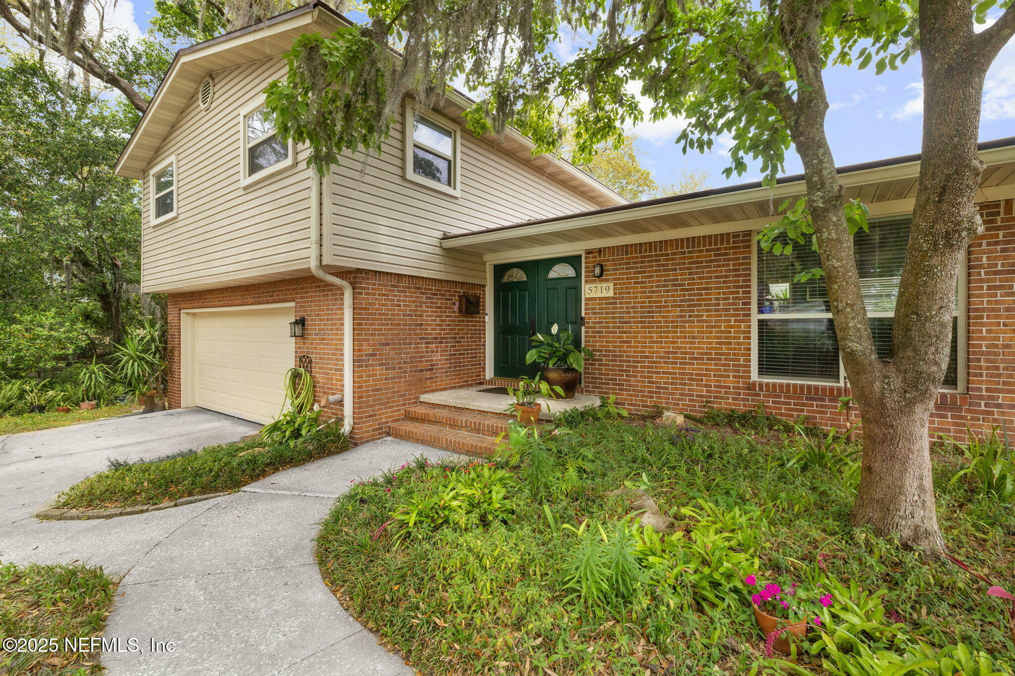 Property Photo: 5719 St Isabel Drive FL 32277