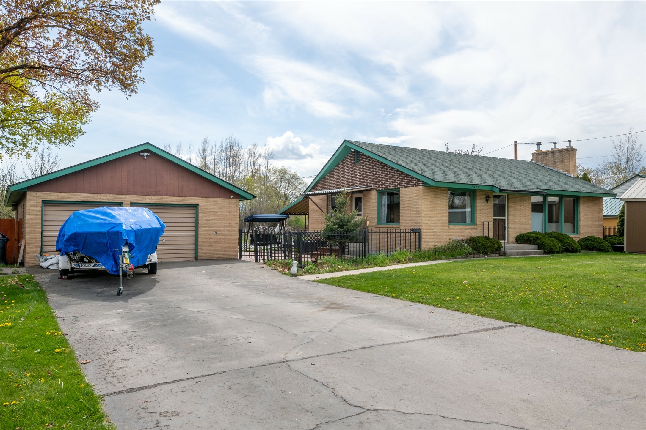 Property Photo: 1317 River Road MT 59801