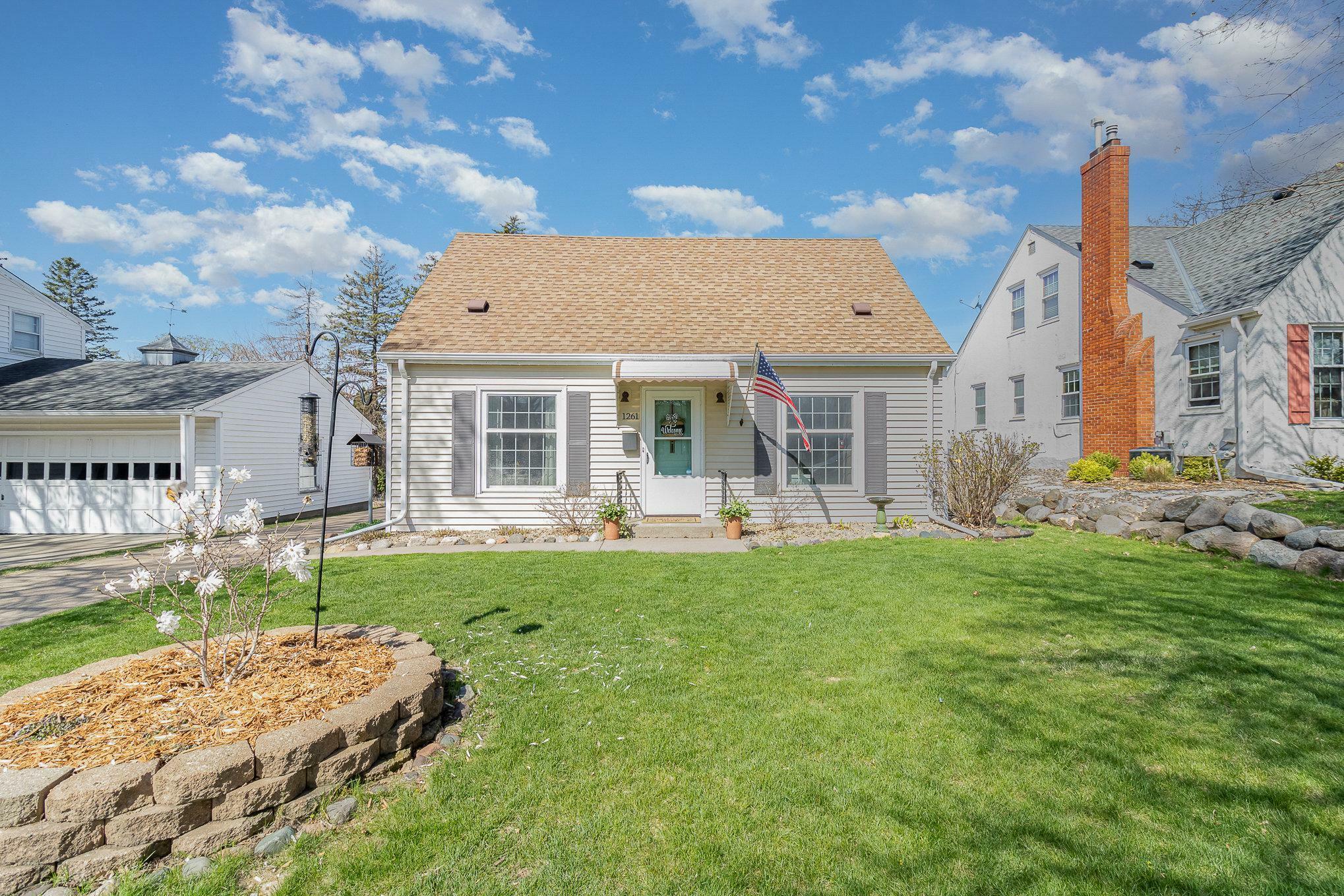 Property Photo: 1261 Cherokee Avenue MN 55118