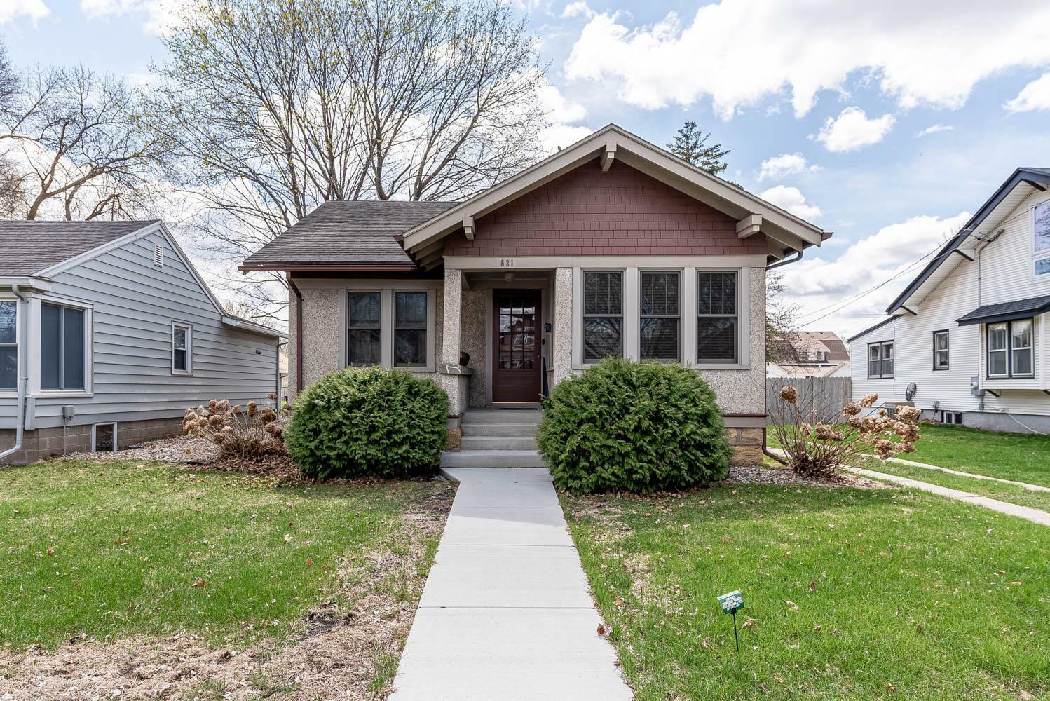 Property Photo: 621 Grant Avenue MN 56003