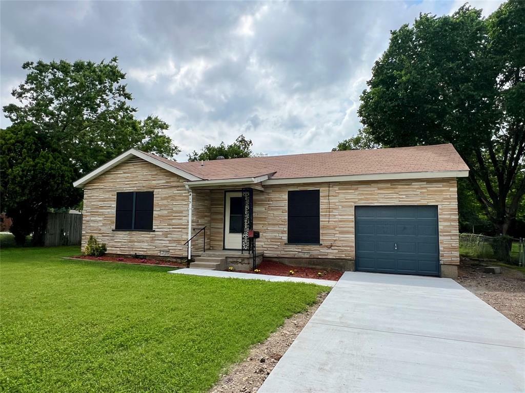 Property Photo: 419 Hensley Drive TX 75050