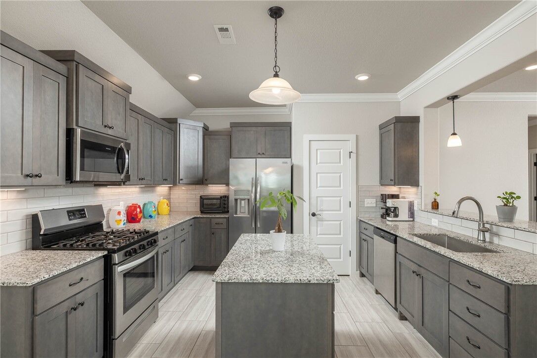 Property Photo: 718 Diamond Avenue AR 72745