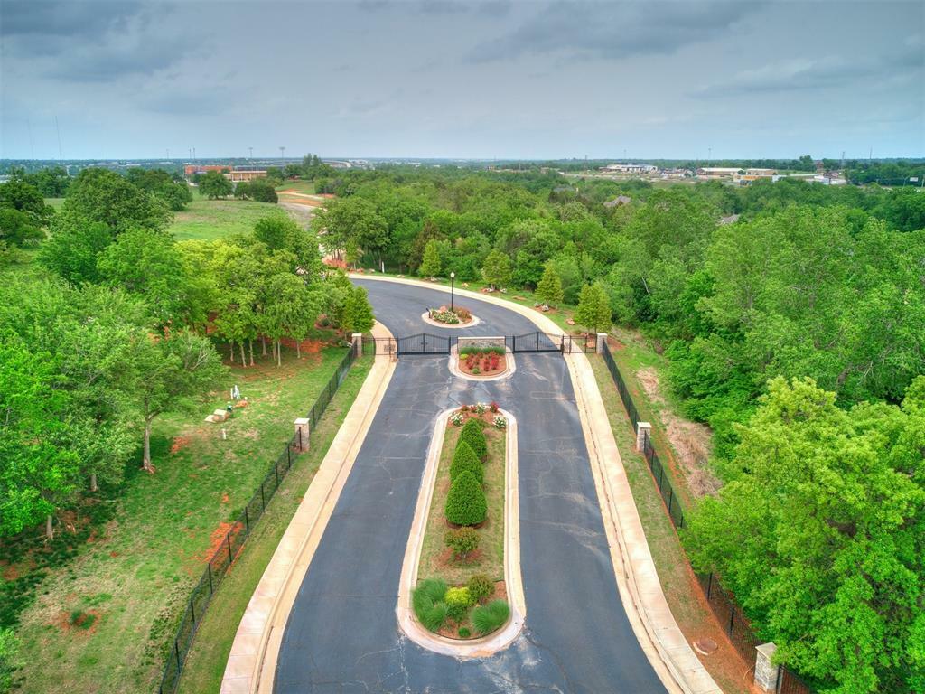 Property Photo: 4429 Redbud Circle OK 73111