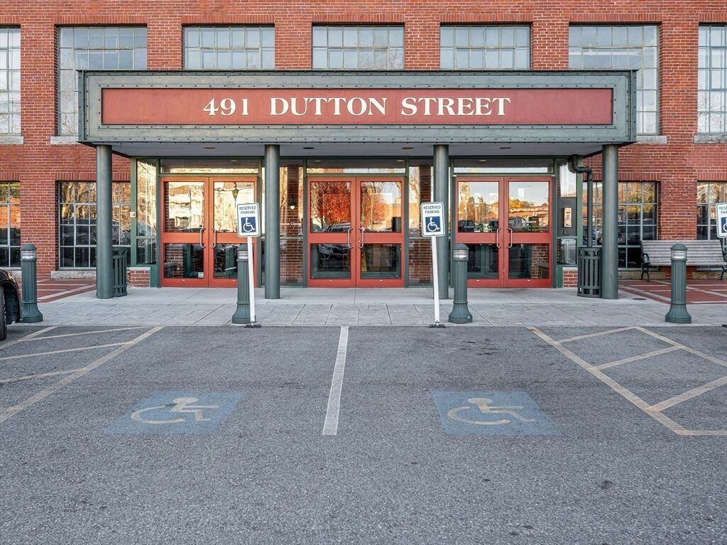 Property Photo:  491 Dutton St 415  MA 01854 