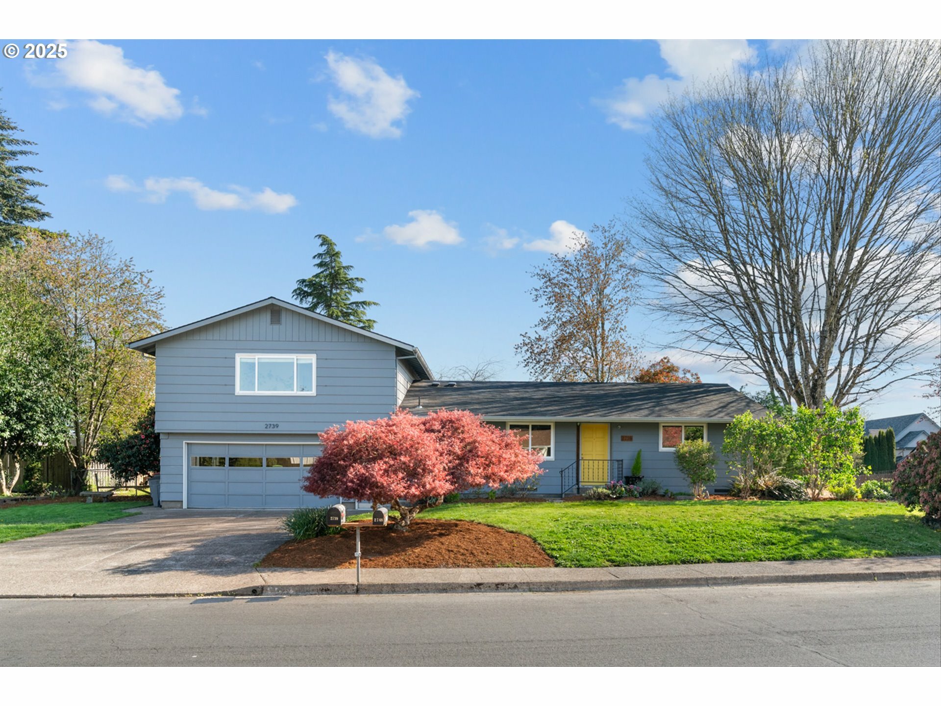 Property Photo: 2739 NE Elaine Dr OR 97128