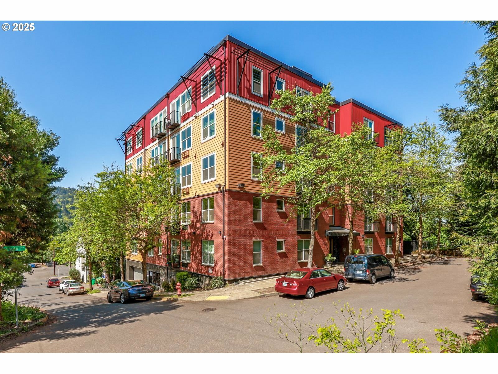 Property Photo: 8712 N Decatur St 105 OR 97203