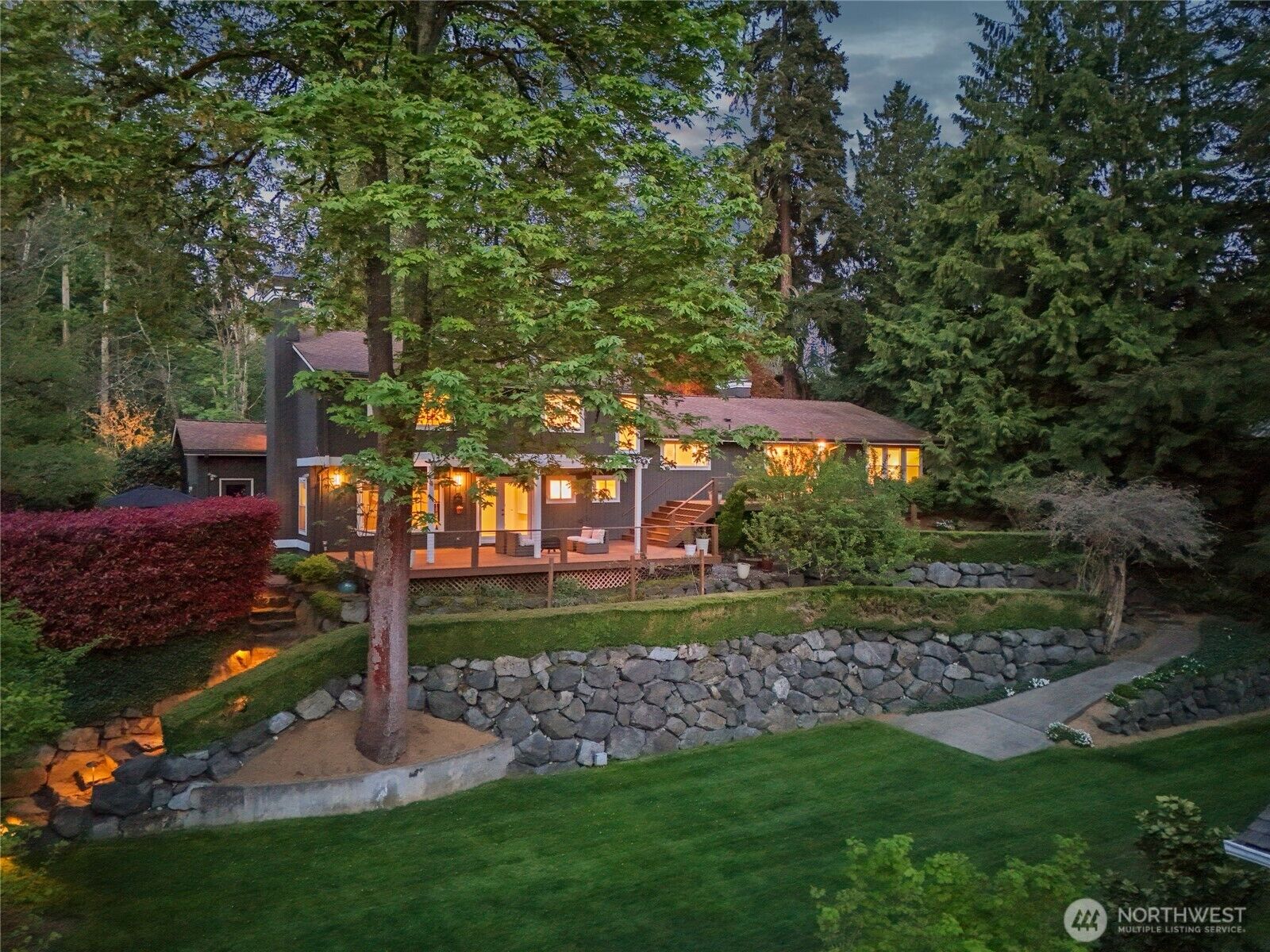 Property Photo:  5901  84th Avenue SE  WA 98040 