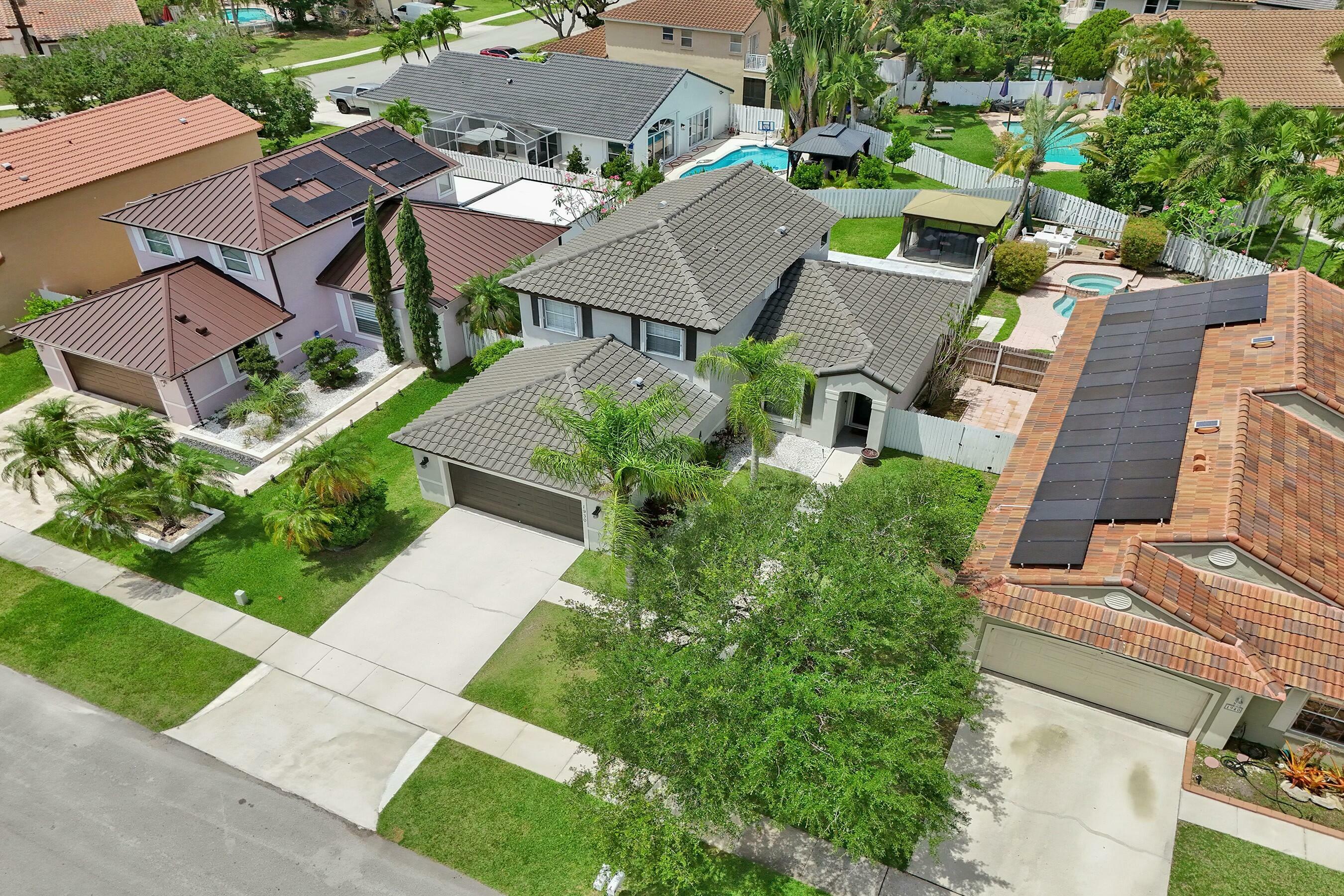 Property Photo: 1930 NW 180th Way FL 33029