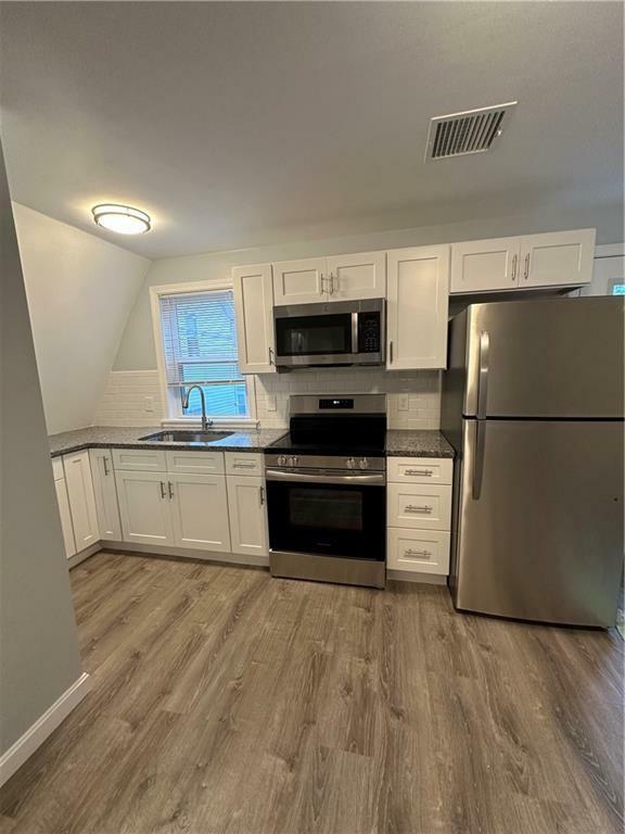 Property Photo: 158 Roger Williams Avenue 2nd Fl RI 02916