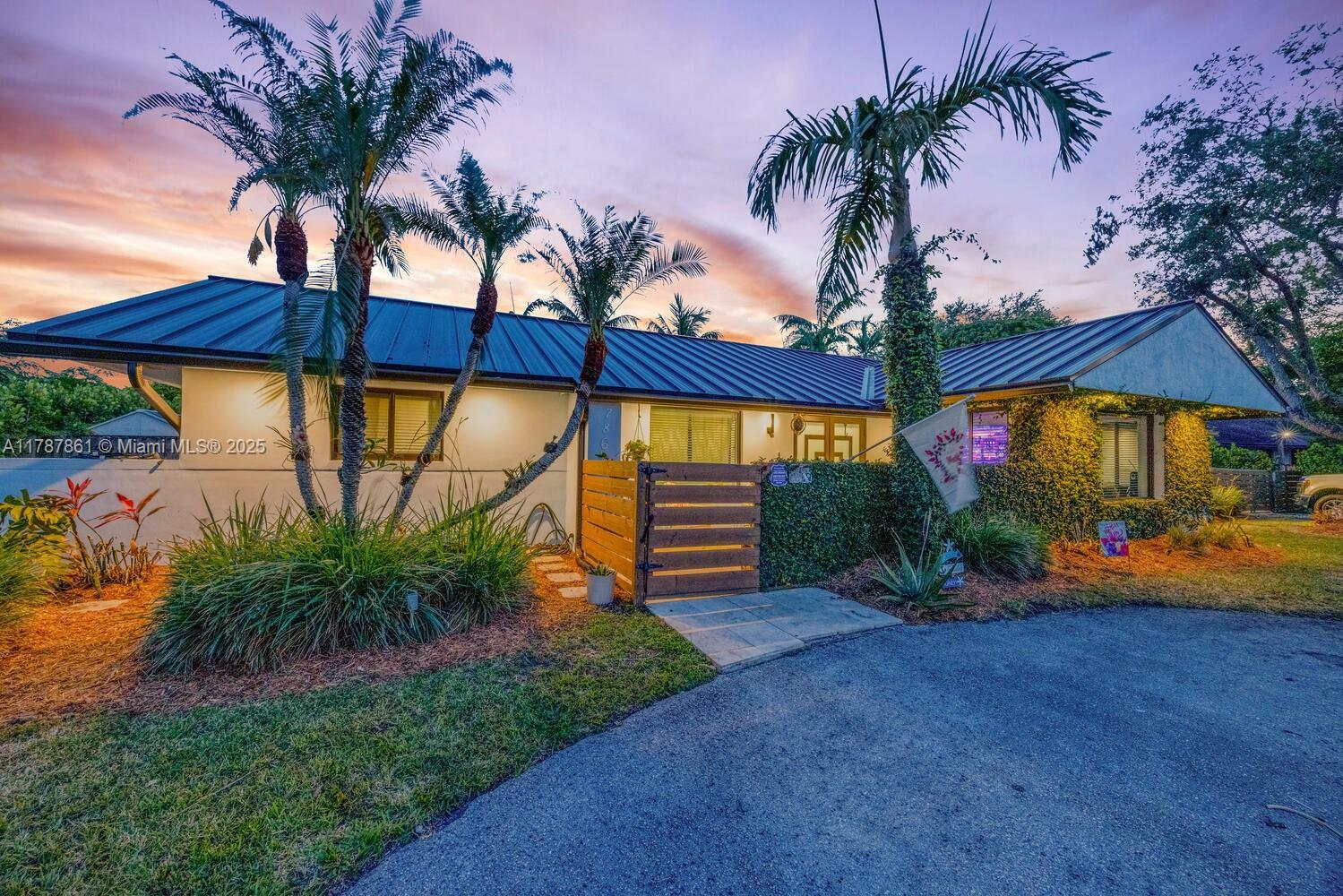 7864 SW 179th Ter  Palmetto Bay FL 33157 photo