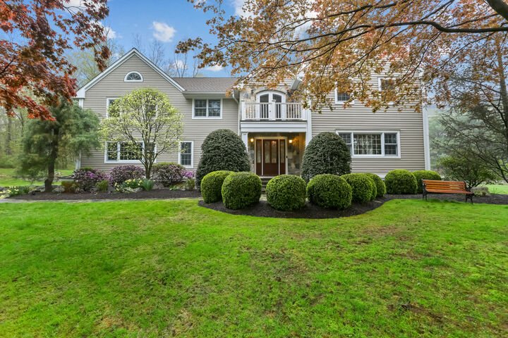Property Photo:  9 Blue Spruce Circle  CT 06883 