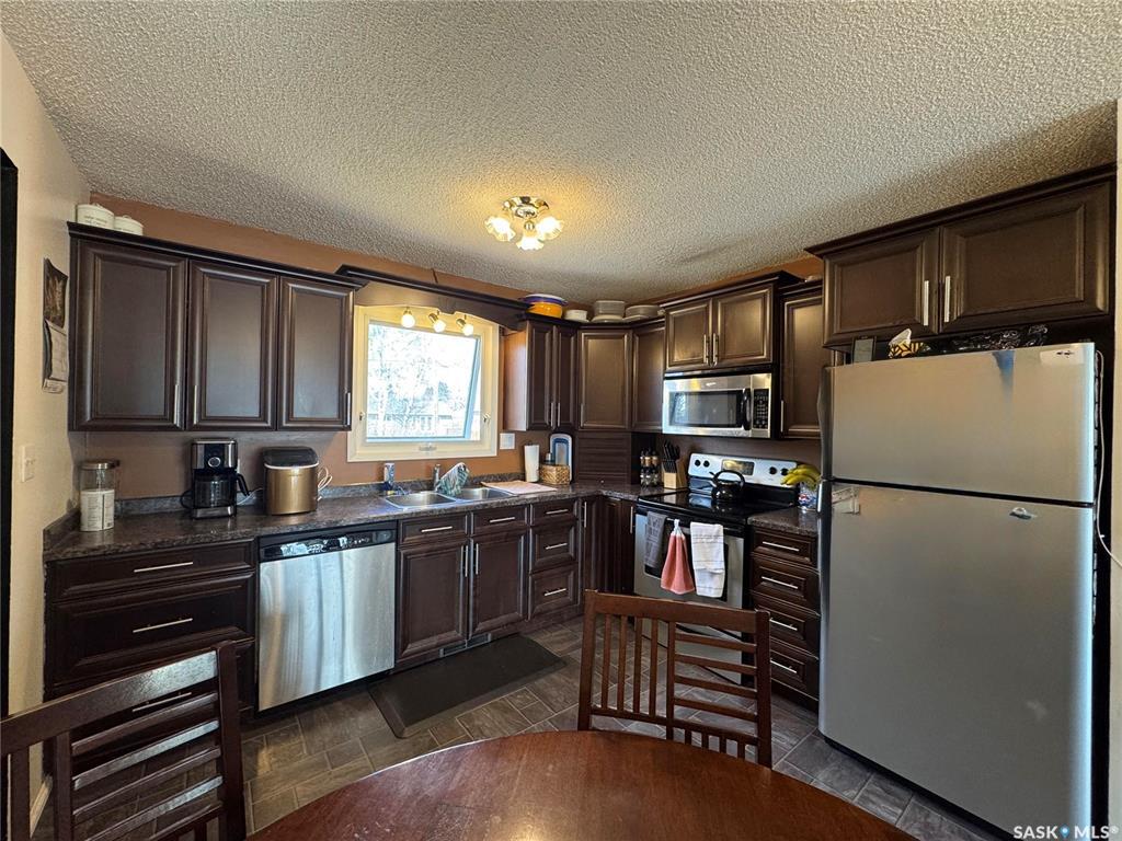 Photo de la propriété: 320 1st Avenue E SK S0K 1N0