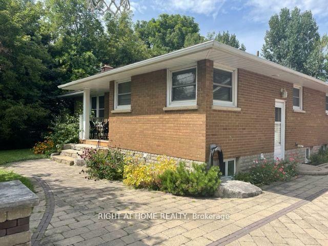 Property Photo: 132 Winchester Road E ON L1M 1X2