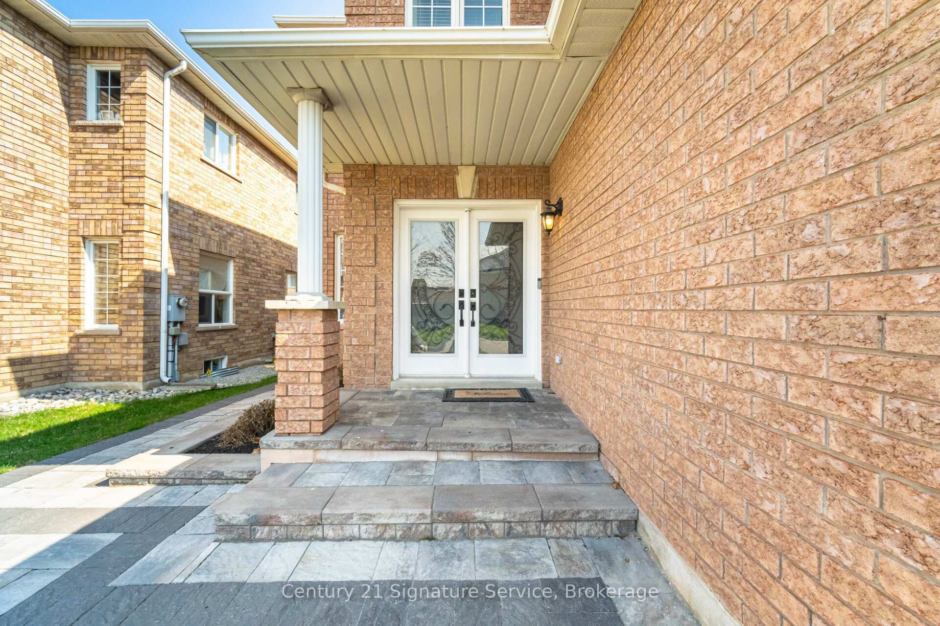 Property Photo: 7439 Allspice Trail ON L5N 8N5
