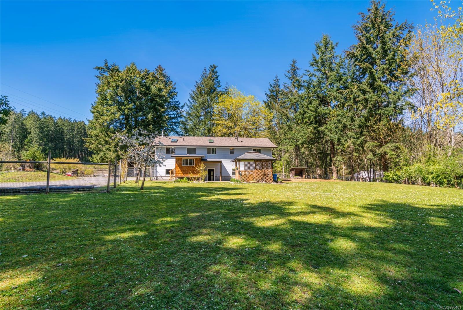Property Photo: 1121 Harewood Mines Rd BC V9R 5W9