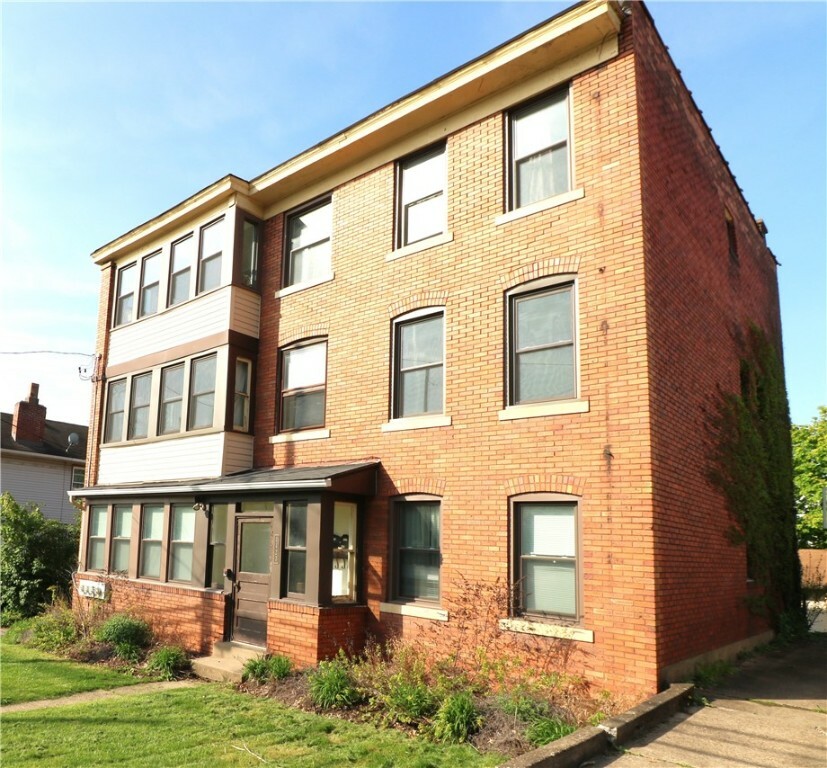Property Photo: 1423 Hillsdale Ave Unit 2 PA 15216
