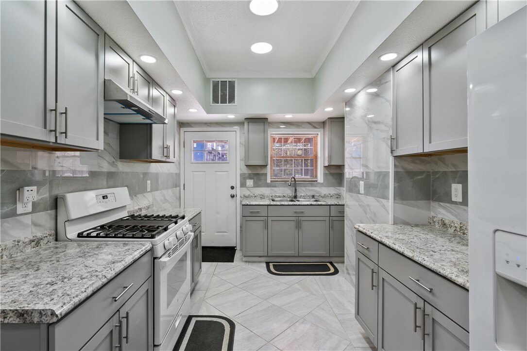 Property Photo: 3640 Mintwood St PA 15201
