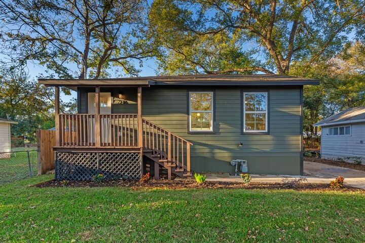 Property Photo: 216 Armstrong Street TX 78666
