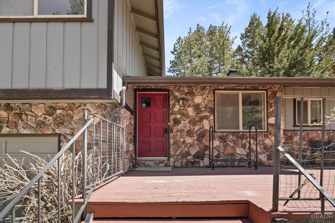 Property Photo:  383 Catalina Road  CA 92315 