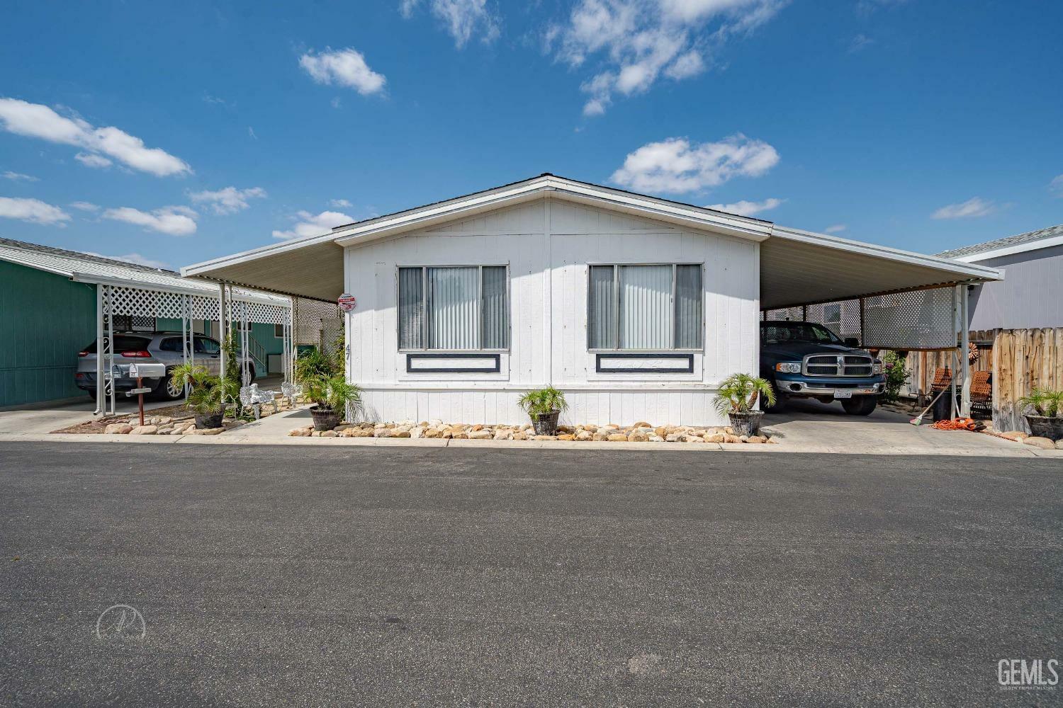 Property Photo:  123 N 10th Street 47  CA 93268 