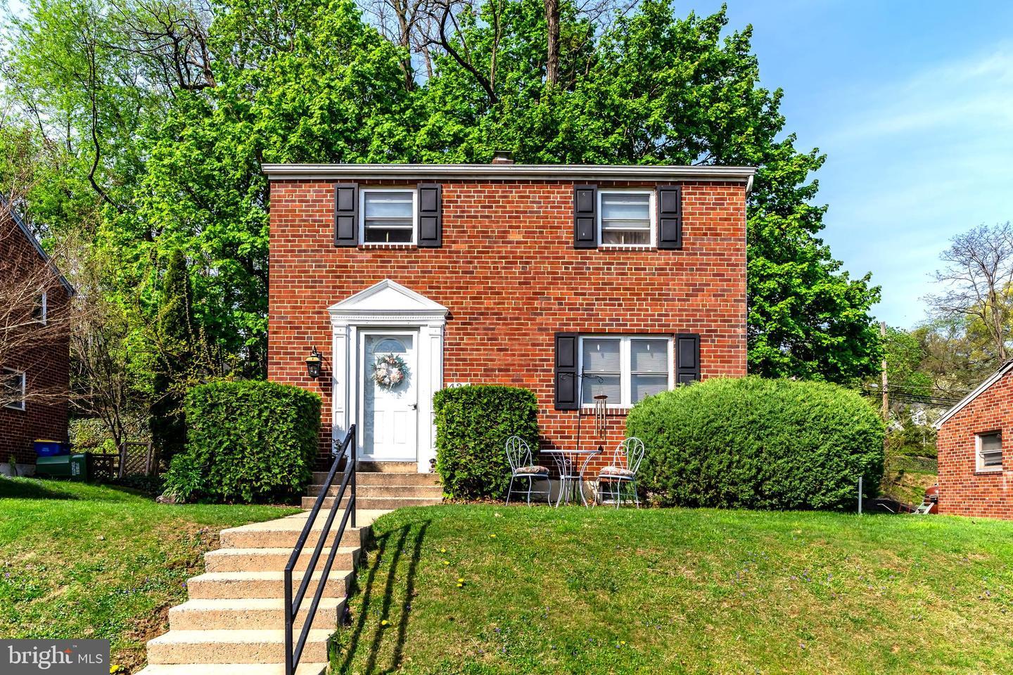 Property Photo:  424 Hillside Road  PA 17070 
