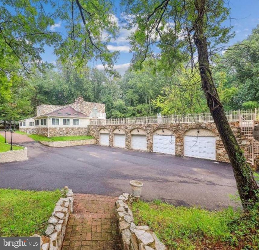 Property Photo: 11701 Locust Dale Court MD 20721