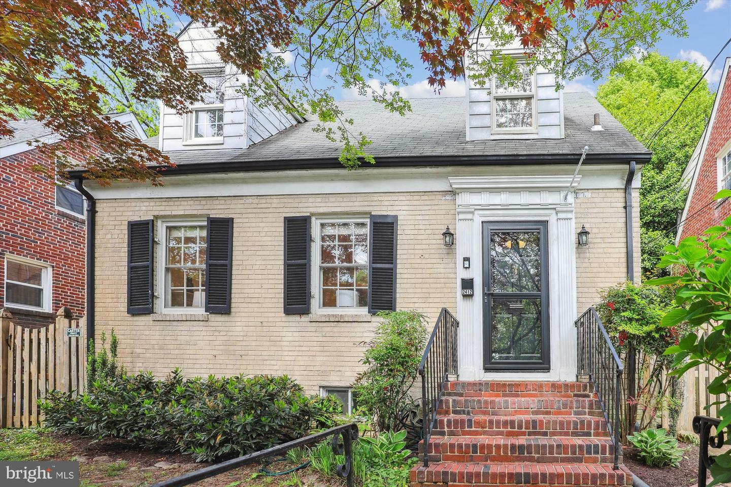 Property Photo: 2412 Sanford Street VA 22301