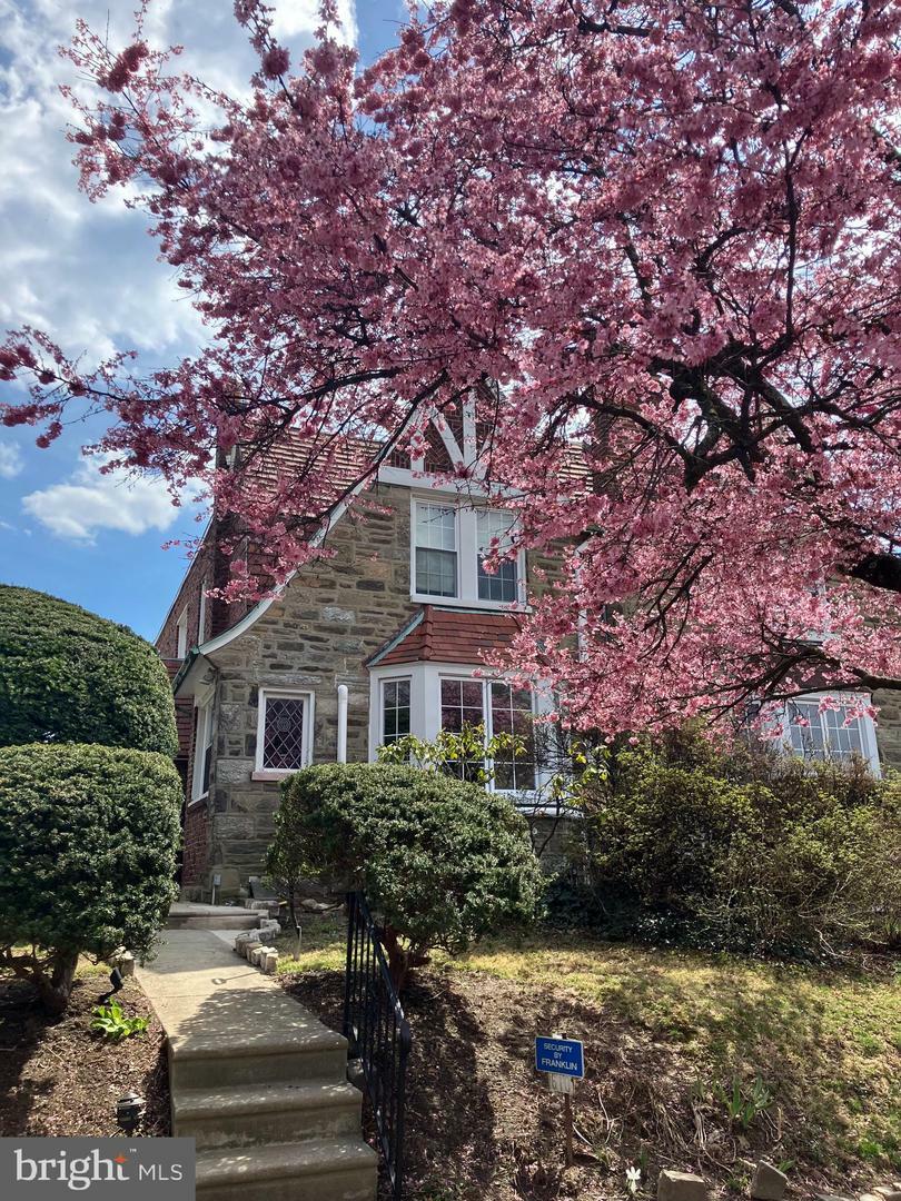 Property Photo: 610 Wadsworth Avenue PA 19119