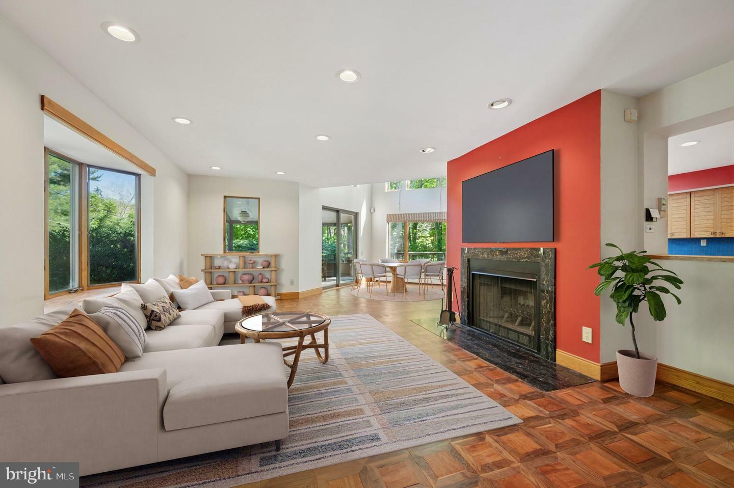 Property Photo: 7704 Cresheim Road PA 19118