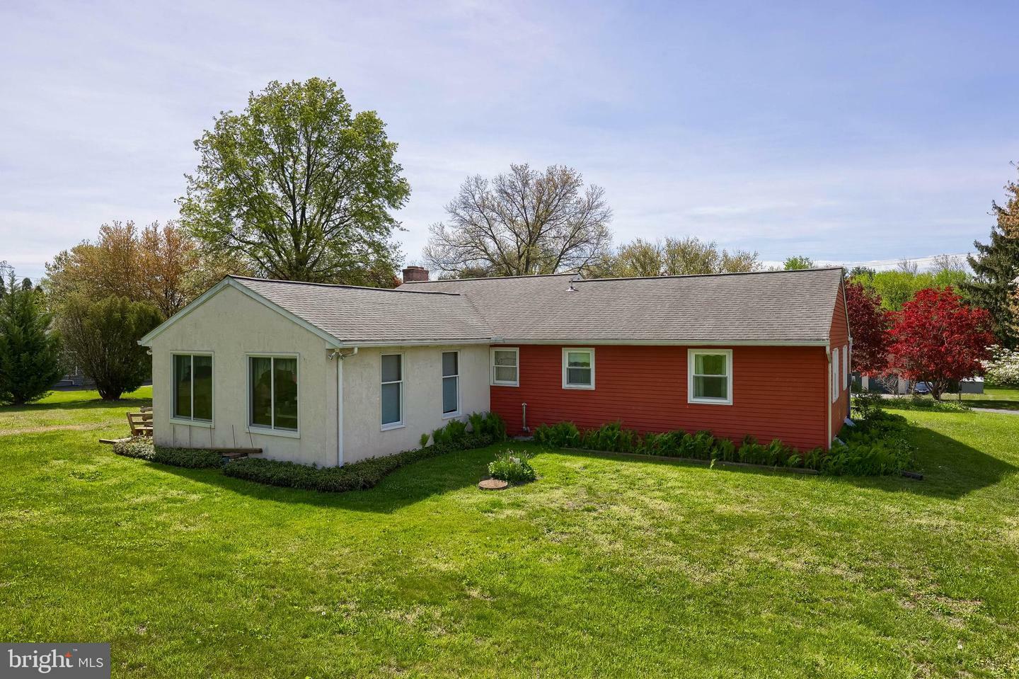 Property Photo: 14 Springside Drive PA 17566