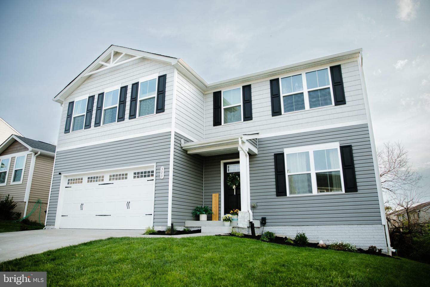 Property Photo: 300 Coville Street VA 22645