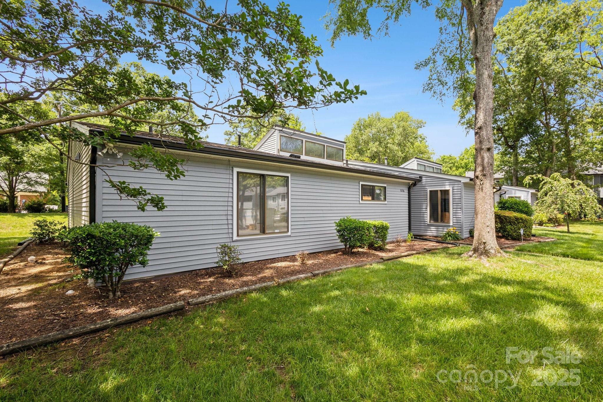 Property Photo: 11216 Carmel Chace Drive NC 28226