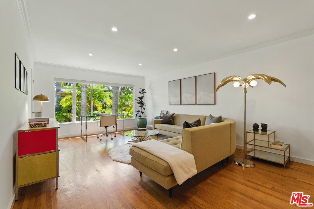 1615 N Laurel Ave  Los Angeles CA 90046 photo