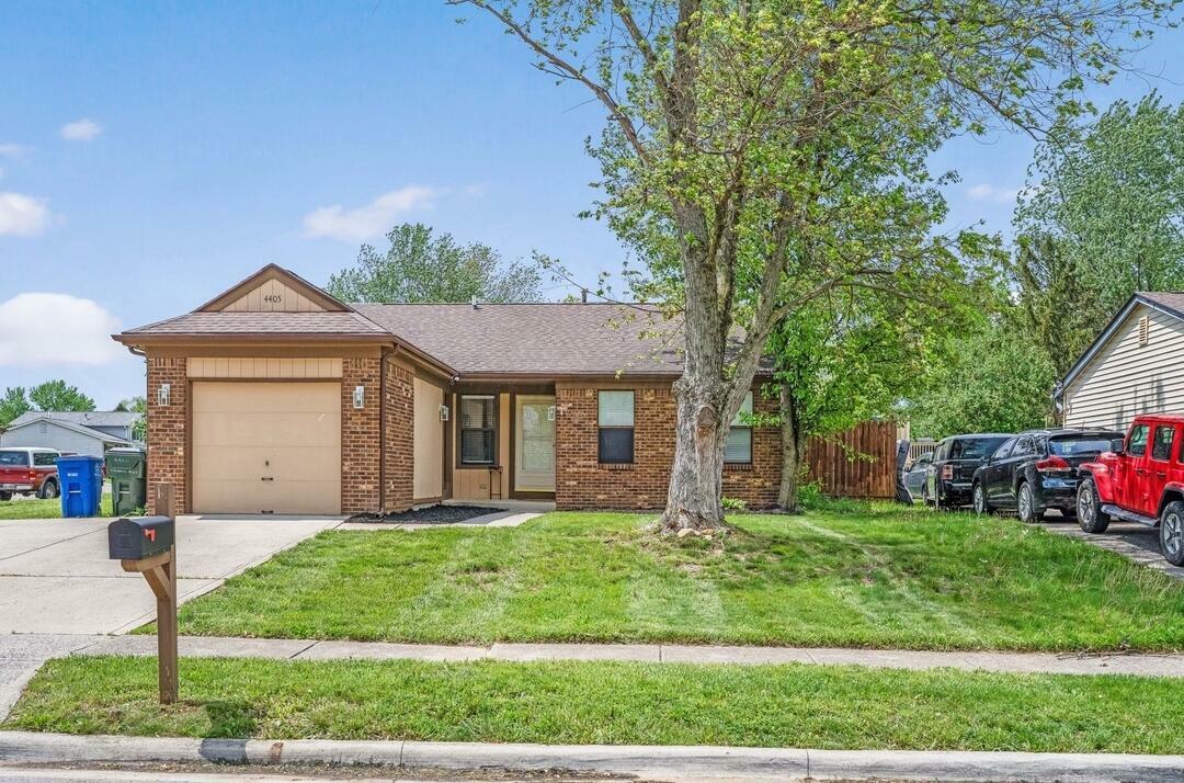 Property Photo: 4405 Trindel Way OH 43231