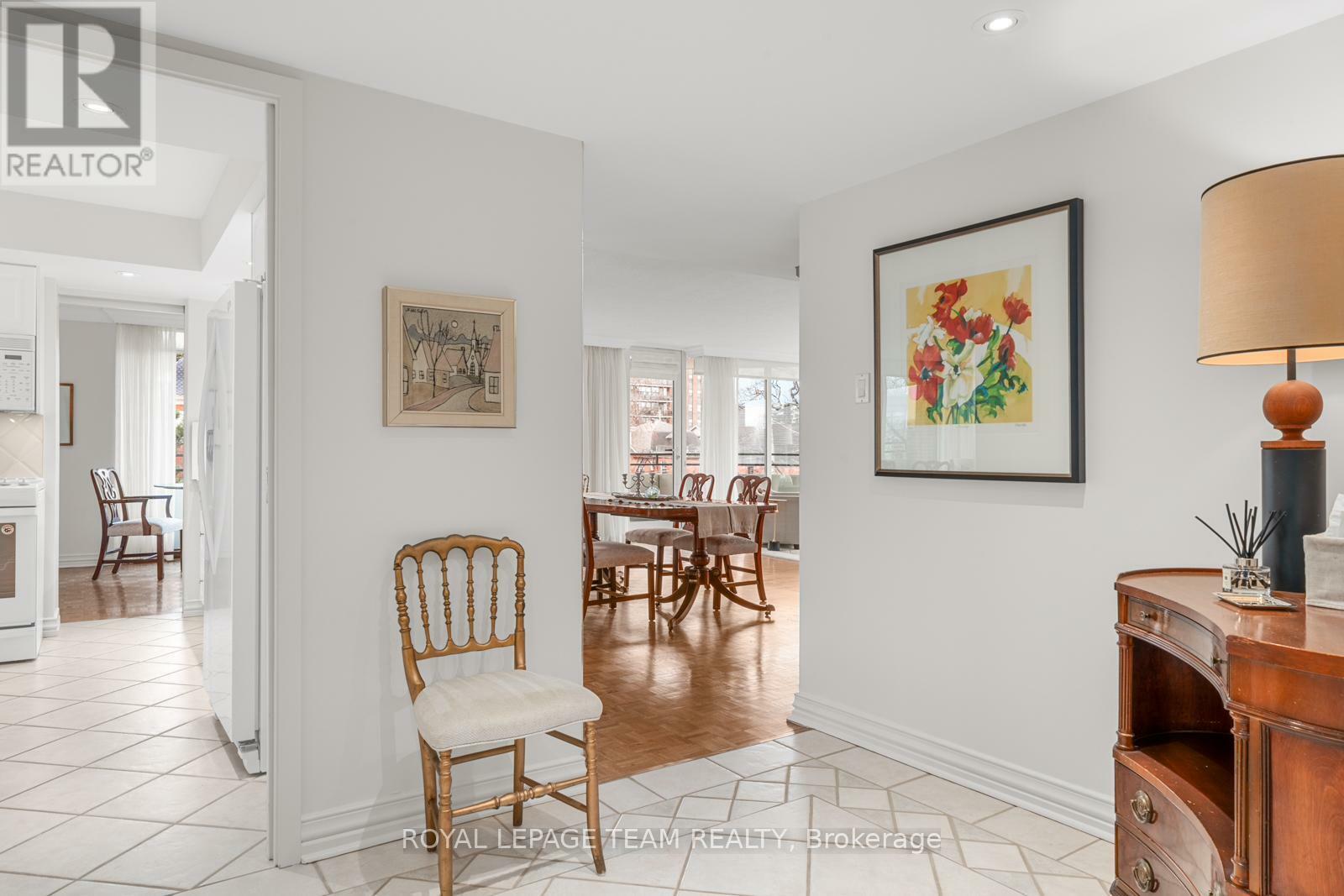 Photo de la propriété: 300 Queen Elizabeth Drive 3D ON K1S 3M6