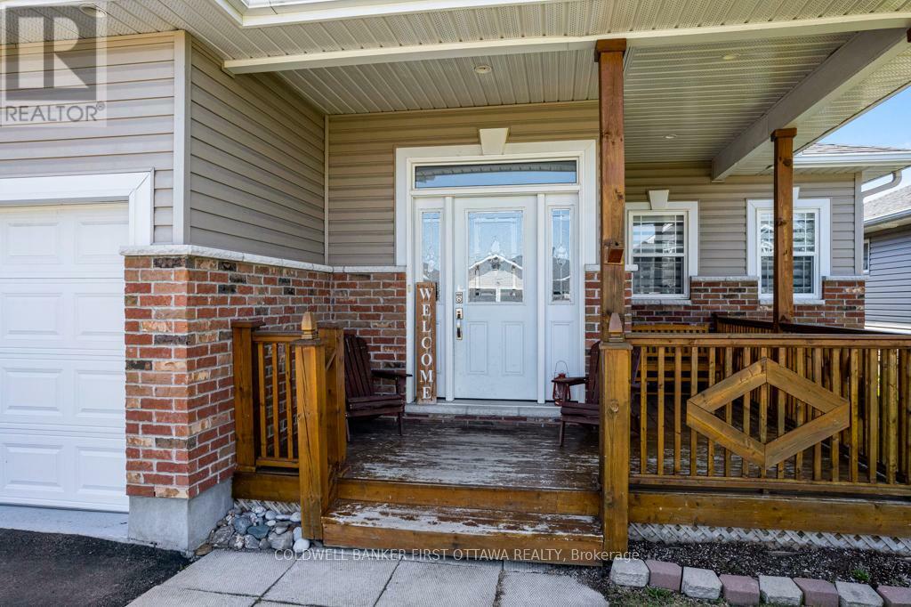 Property Photo: 85 Carter Crescent ON K7S 0C4