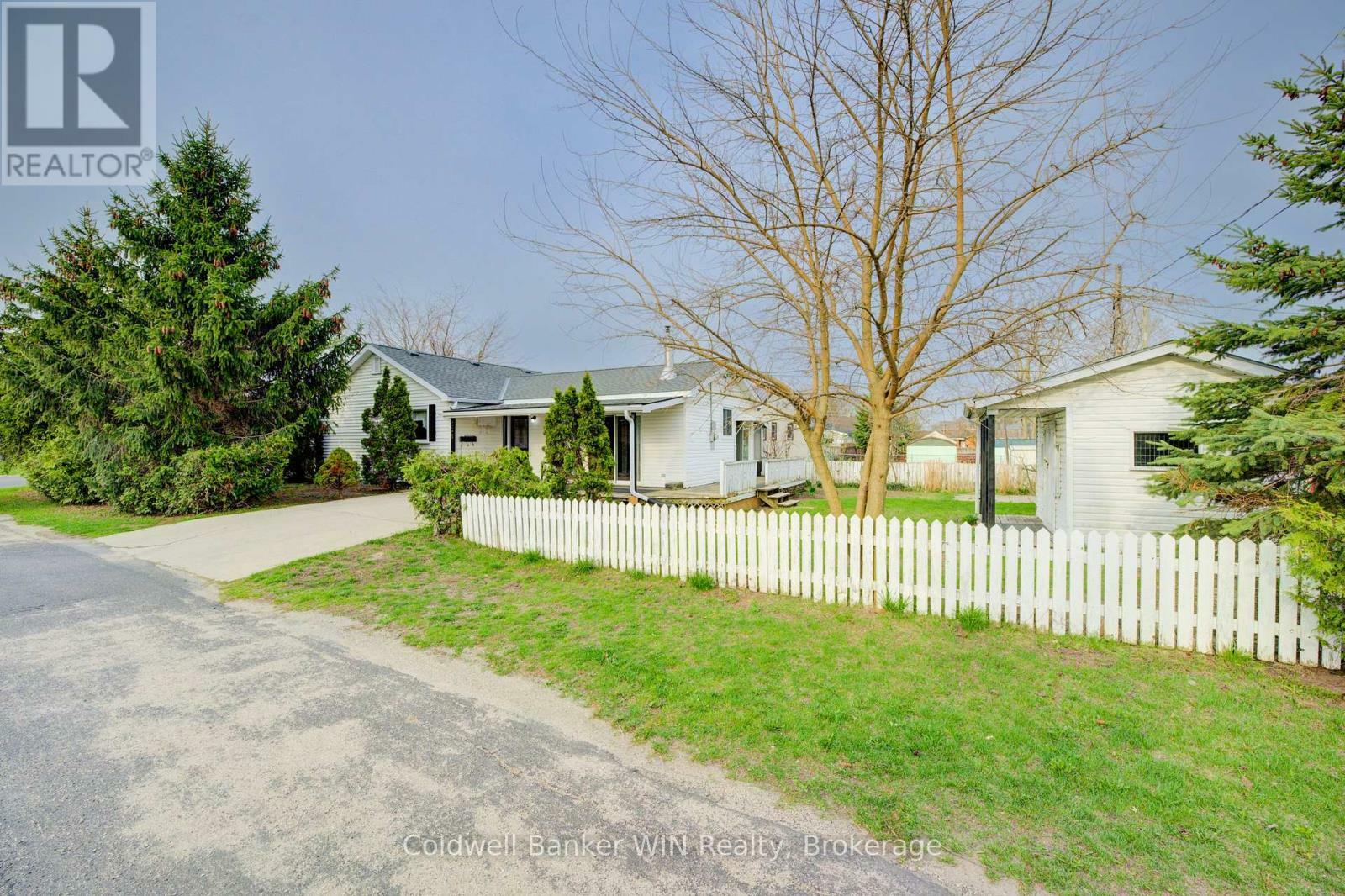 Property Photo: 268 6th Street ON N4N 1C4