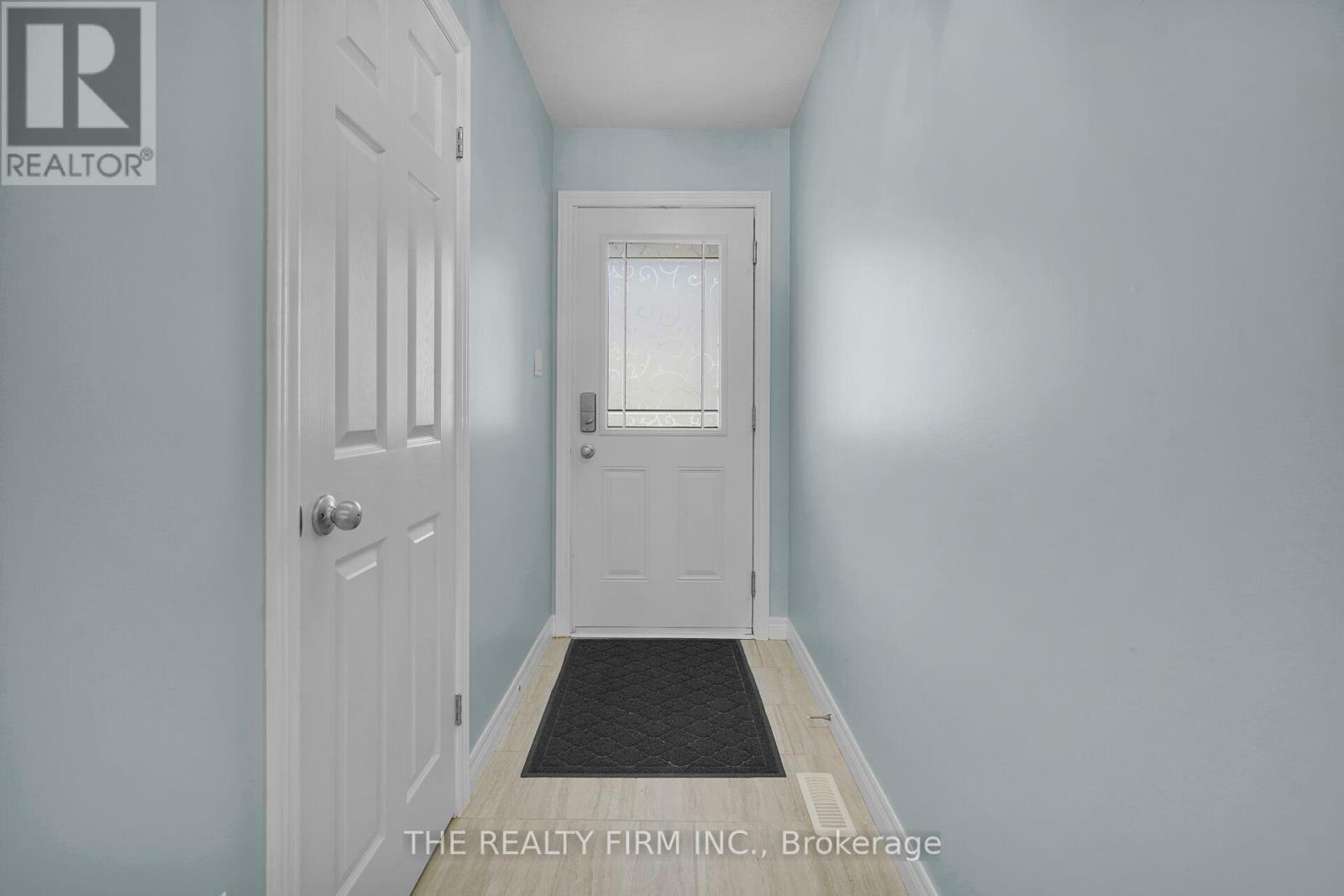 Property Photo: 1220 Riverbend Road 115 ON N6K 0G5
