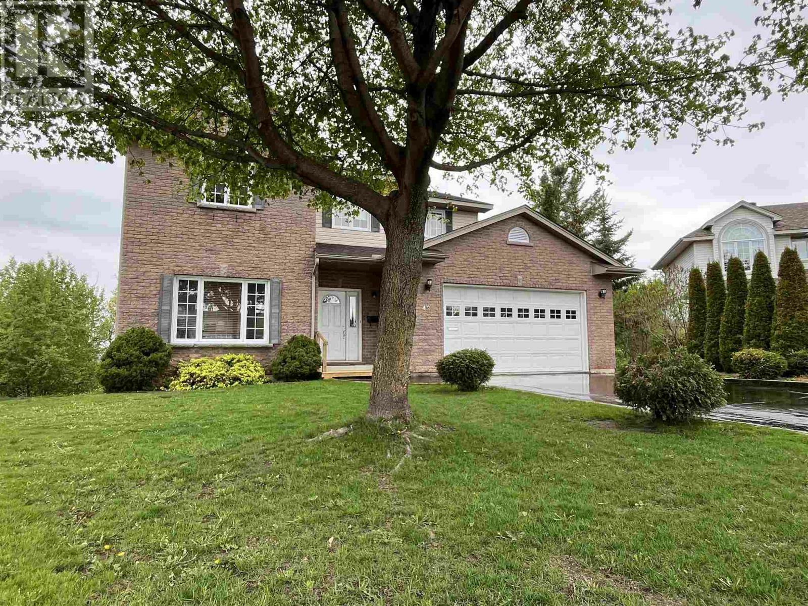 Photo de la propriété: 42 Cody Point Ct ON P6B 6L8