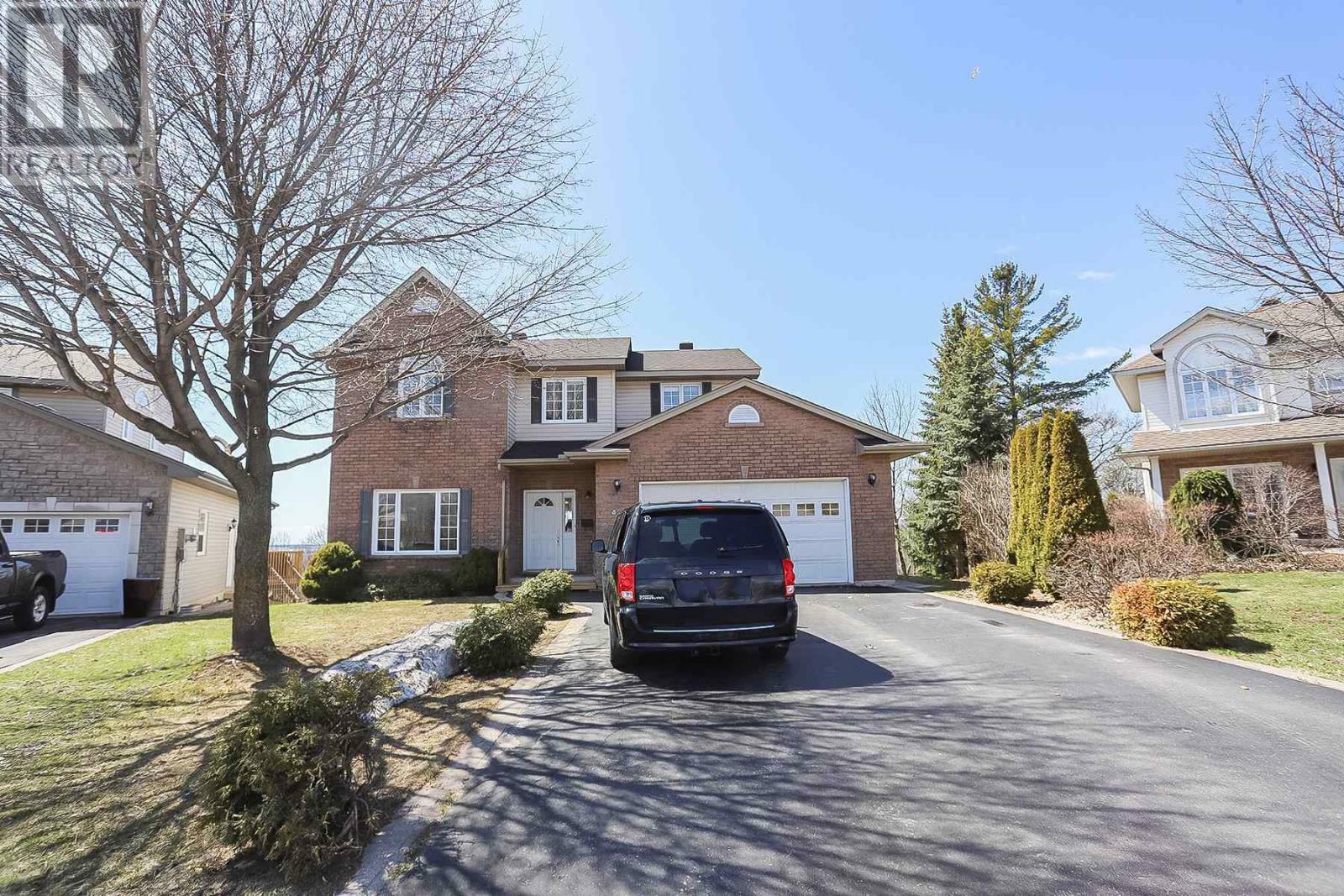 Property Photo: 42 Cody Point Ct ON P6B 6L8
