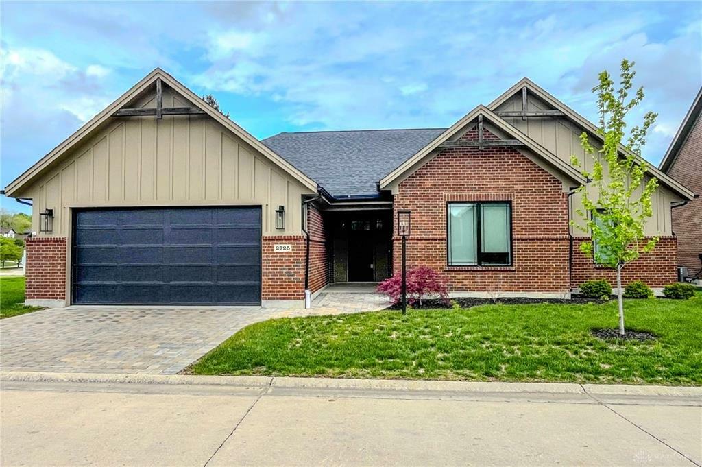 Property Photo: 2725 Terraceview Circle OH 45431