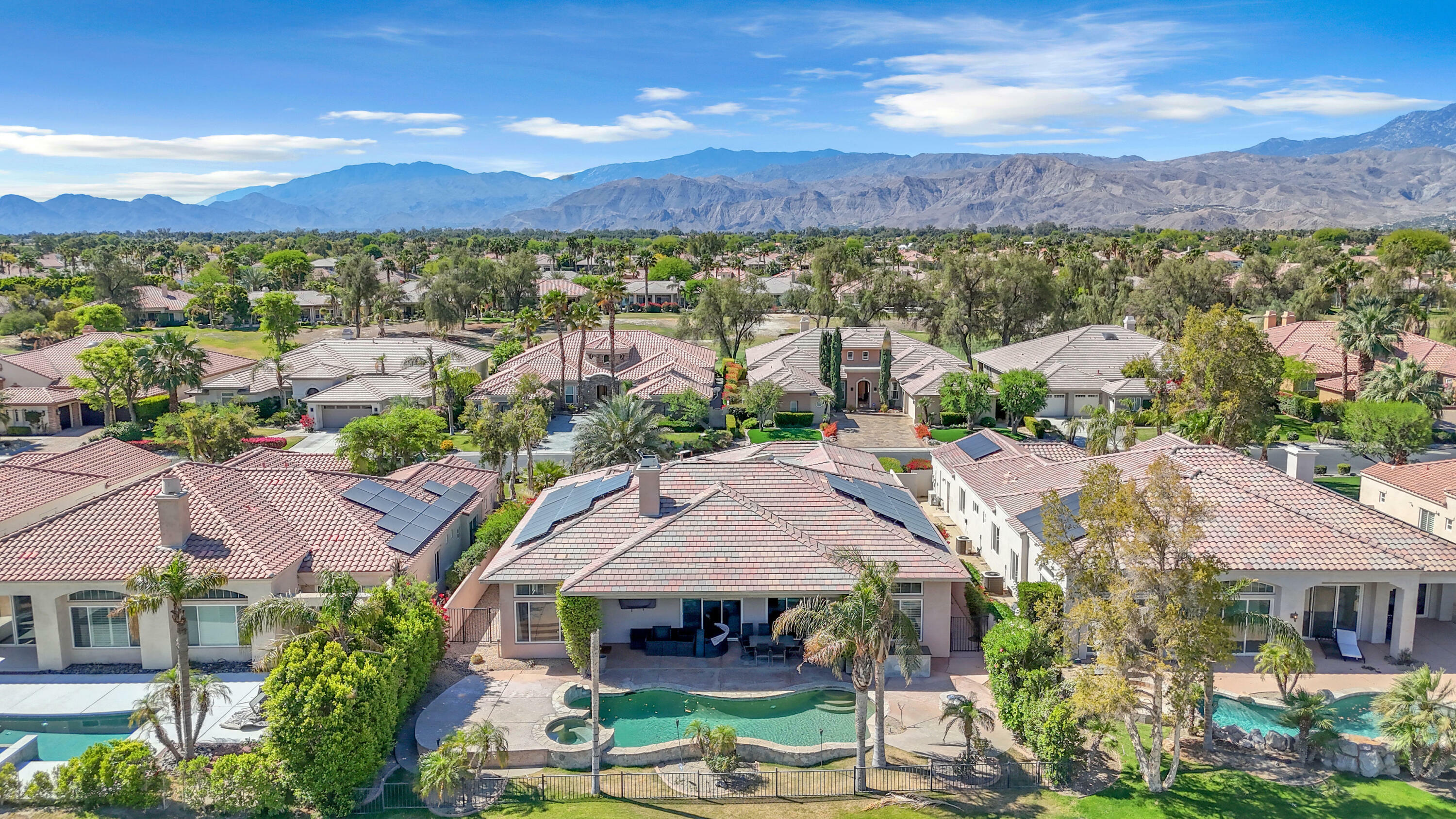 Property Photo: 39 Calle Del Norte CA 92270